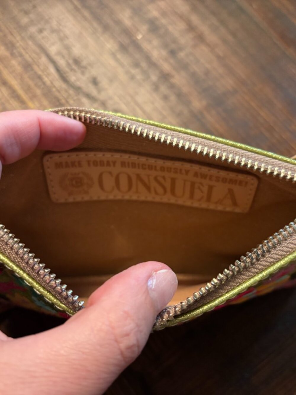 Consuela Buzzy Combi Embroidered Wristlet Card Wallet ~ NWT - Picture 6 of 9